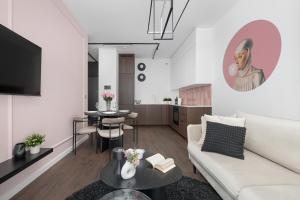 Luksusowe Apartamenty w Centrum Wrocławia Blisko Parku z Klimatyzacją w Salonie by Noclegi Renters