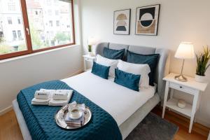 Modern & Bright Flat in Cedofeita by HostWise