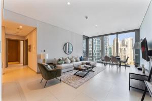 Beachfront Vibe 2BR APT - Walk to JBR & Bluewaters