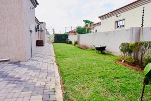 Tsholofelo East Guesthouse