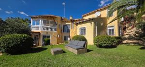 Villa Eliane with amazing sea views and large private swimming pool!