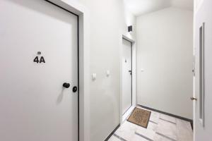 Panormou Neon - Urban Apartment 4B