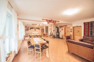 Pensiunea Piatra-Craiului