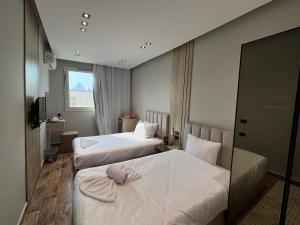 Princess Pyramids View Inn