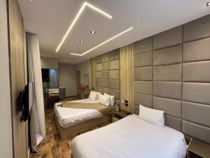 Princess Pyramids View Inn