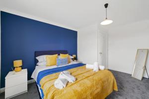 Stylish 3 Bedroom Duplex Penthouse in York