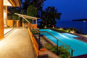 Seafront Pool Villa Nambo