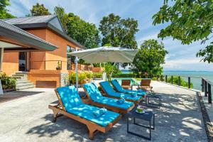 Seafront Pool Villa Nambo