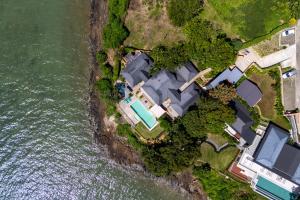 Seafront Pool Villa Nambo