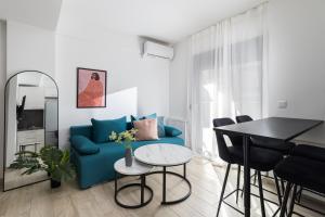 Lobster Chic Apartments by BiNoBi!