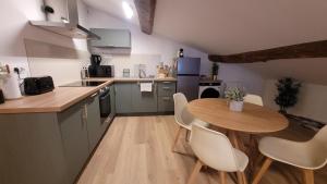 Lécrin Mansart, vaste et charmant T2 climatisé