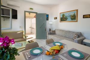 Dora Studios by PaxosRetreats