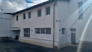 Lend Grand Apartment