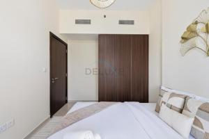 Located Near Dubai Mall, Burj Khalifa and Dubai Canal, with Easy Access to Dubai Metro - Vera Tower, Business Bay by Deluxe Holiday Homes