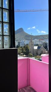 Micro apartment on Long