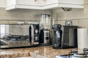 Large House Near Train Station For Families & Contractors with Garden & Free Parking