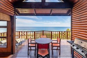 Forest Cabin - Epic Ocean Views - Fireplace