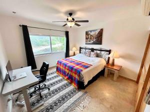 Spacious living, overlooks golfcourse & ocean