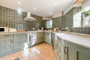 3 Bed in Calver oc-h33087