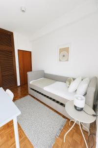 Soar Home l Airport l Olivais