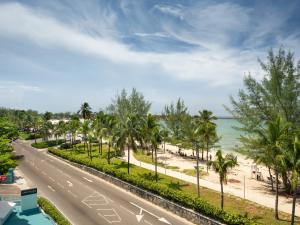 Courtyard by Marriott Nassau DowntownJunkanoo Beach