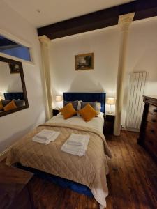 Luxury Mayflower Suite