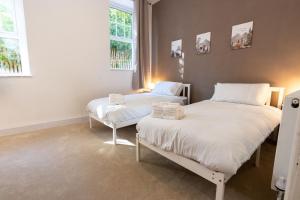 Flat 5 - 2BR Private parking