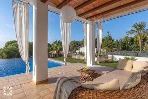 Villa Fustera by Abahana Villas