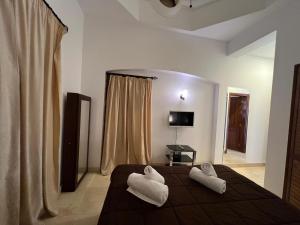 Sabina 3BR • Lagoon-Front Villa