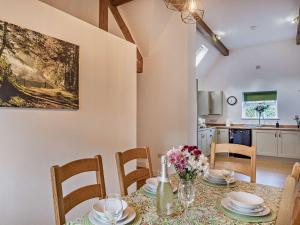 3 Bed in Waldley 94309