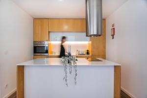 Ceuta Flat, Charming Balcony Over Porto Rooftops