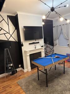 Stylish 3 BR home & Game room & Family Lounge
