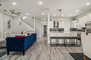 Luxury Beachfront Family Fun Sleeps 22