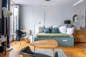 Trendy Paris Flat 2 BedRoom with Rooftop views