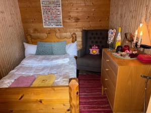 Glamping in a Bungalow Deluxe by the Forest w Swimmingpool near Golf and the Baltic Sea Beach