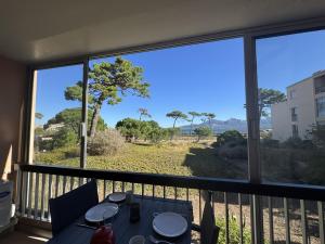 Vue Mer à Calvi – Le Paradis les Pieds dans l’Eau