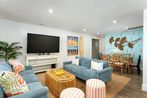 Downtown Retreat, 5BR Game Room & Pet Friendly