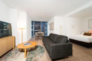 Family Suite 2 Bedroom in the central CBD with Pool Gym Sauna