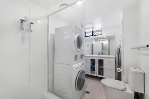 40 Surf Parade Broadbeach