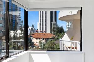 40 Surf Parade Broadbeach