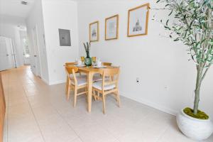 Windsor Hills Family-Friendly 3BR Pool Townhome