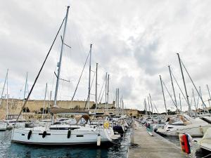 Unique Yacht Stay Near Historic Valletta