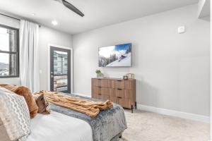 All Seasons, a Ski-To-Shore Chalet at Deer Valley