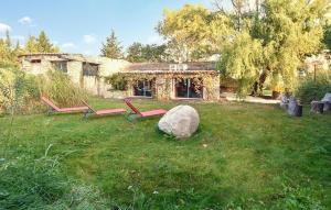 Stunning Home In Jonquières