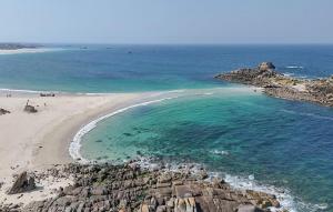 Amazing Home In Cléder With Wifi