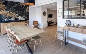 Amazing Home In Cléder With Wifi