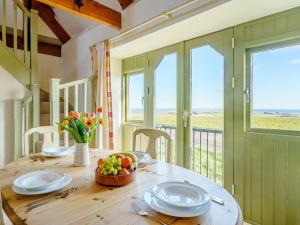 2 Bed in Bamburgh 36344