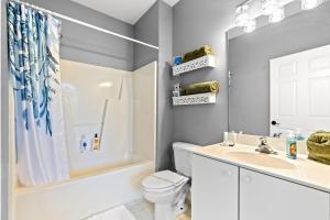 King Bed & Pool in Barefoot