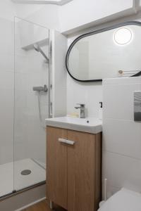 Studio Climatisé rdc plein centre