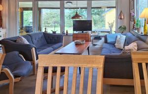 2 Bedroom Lovely Home In Tarm